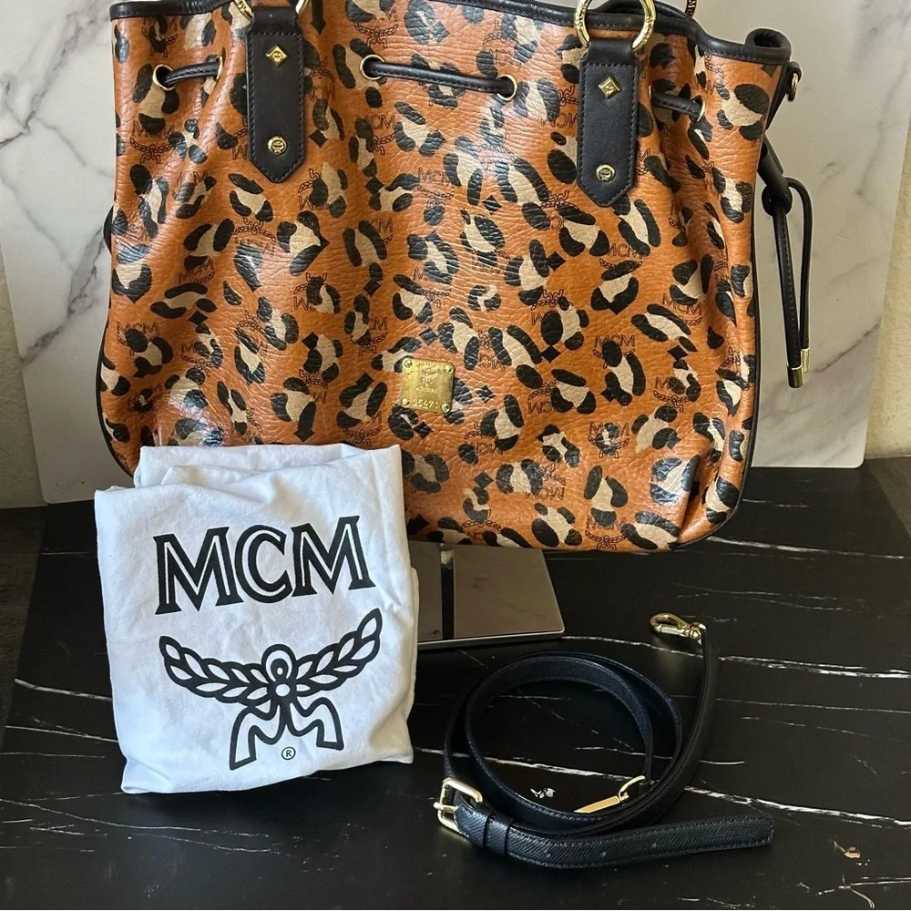 ❌SOLD❌🔥MCM VISETOS LEOPARD LARGE TOTE BAG LIMITED EDITION🔥MINT CONDITION - Picture 2 of 15